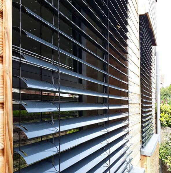 Détail volets maison MG